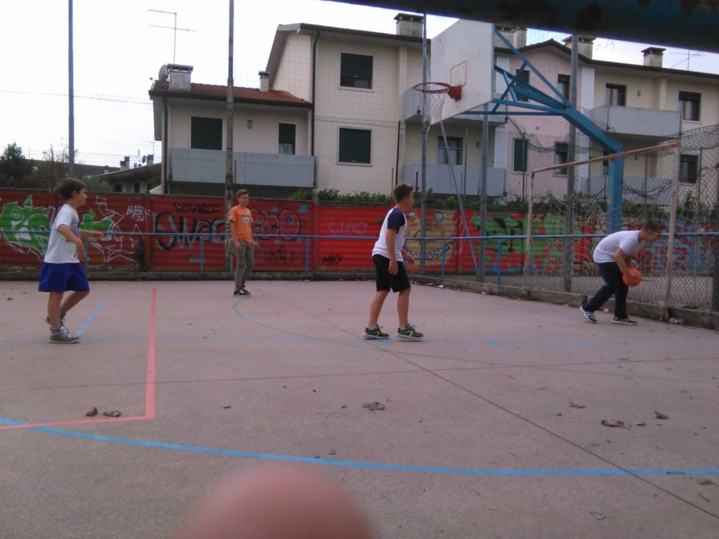 Gioco libero tra ragazzi